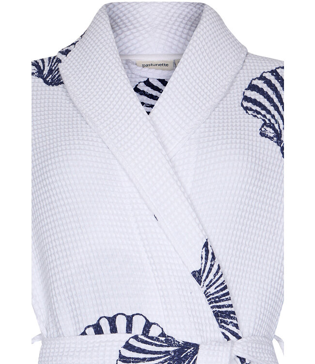 white waffle style morninggown with shawlcollar 'seashell dreams'