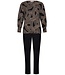 Pastunette Premium Luxe Ecovero viscose-elastaan lounge pyjamaset met v-hals 'abstract art'