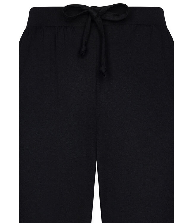 Luxe Ecovero viscose-elastaan lounge pyjamaset met v-hals 'abstract art'