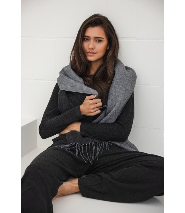 Luxe donkergrijs lounge relax-huispak 'soft subtle stripe'