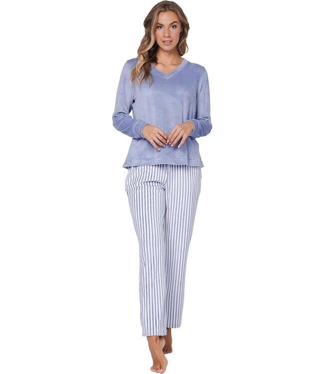 Dames pyjamaset van blauwe, zachte flanel fleece ‘soft stripes’