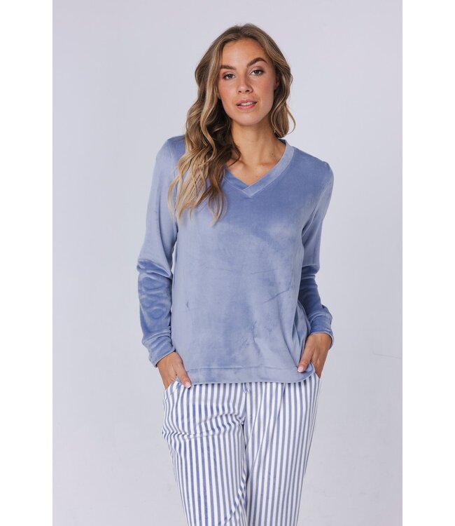 Dames pyjamaset van blauwe, zachte flanel fleece ‘soft stripes’