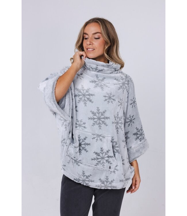 ladies soft embossed flannel fleece poncho 'silver snowflakes'