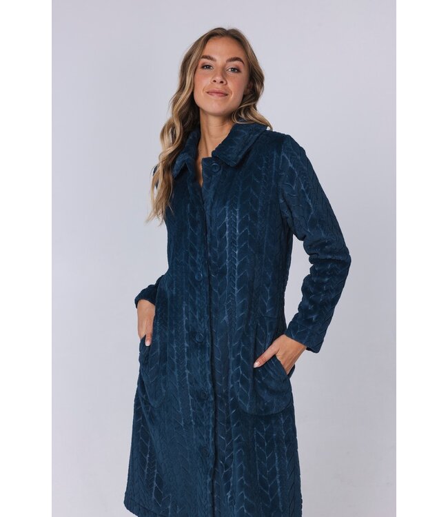 Warme fleece, blauwe ochtendjas met knoopsluiting ‘embossed weaves’