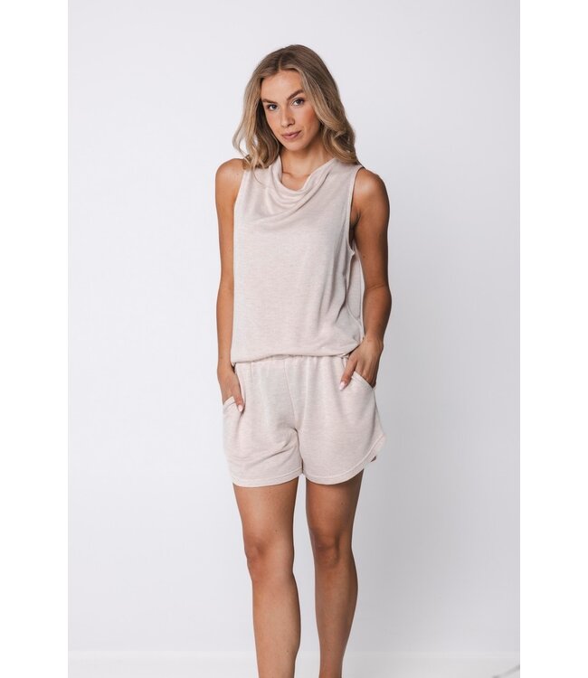 mouwloze dames shorty set met watervalkraag Soft Comfort