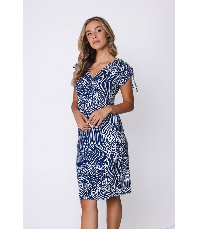 Blauwe dames strandjurk met V-hals en kap mouwen Ocean Wave