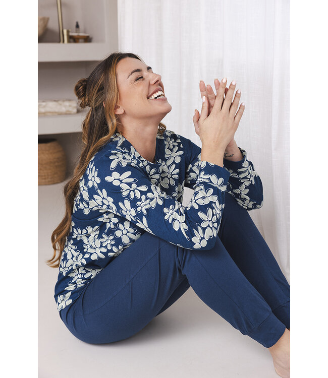 Dark blue organic cotton ladies pyjama with long sleeves Flower Blooms