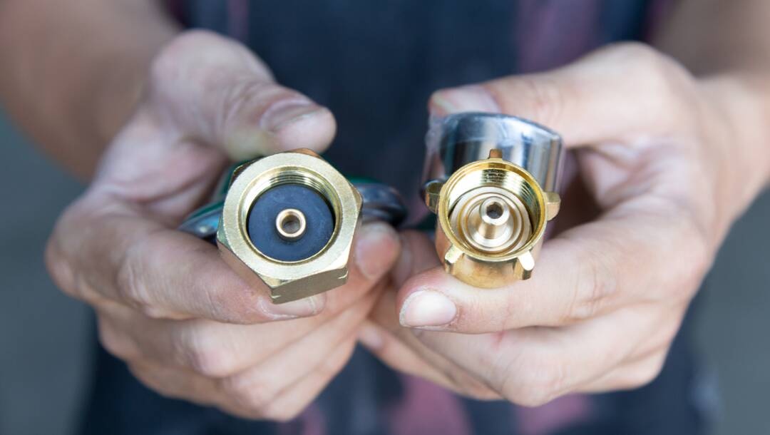 Het verschil tussen een DIN en SHELL gasfles aansluiting? Dit moet je weten!