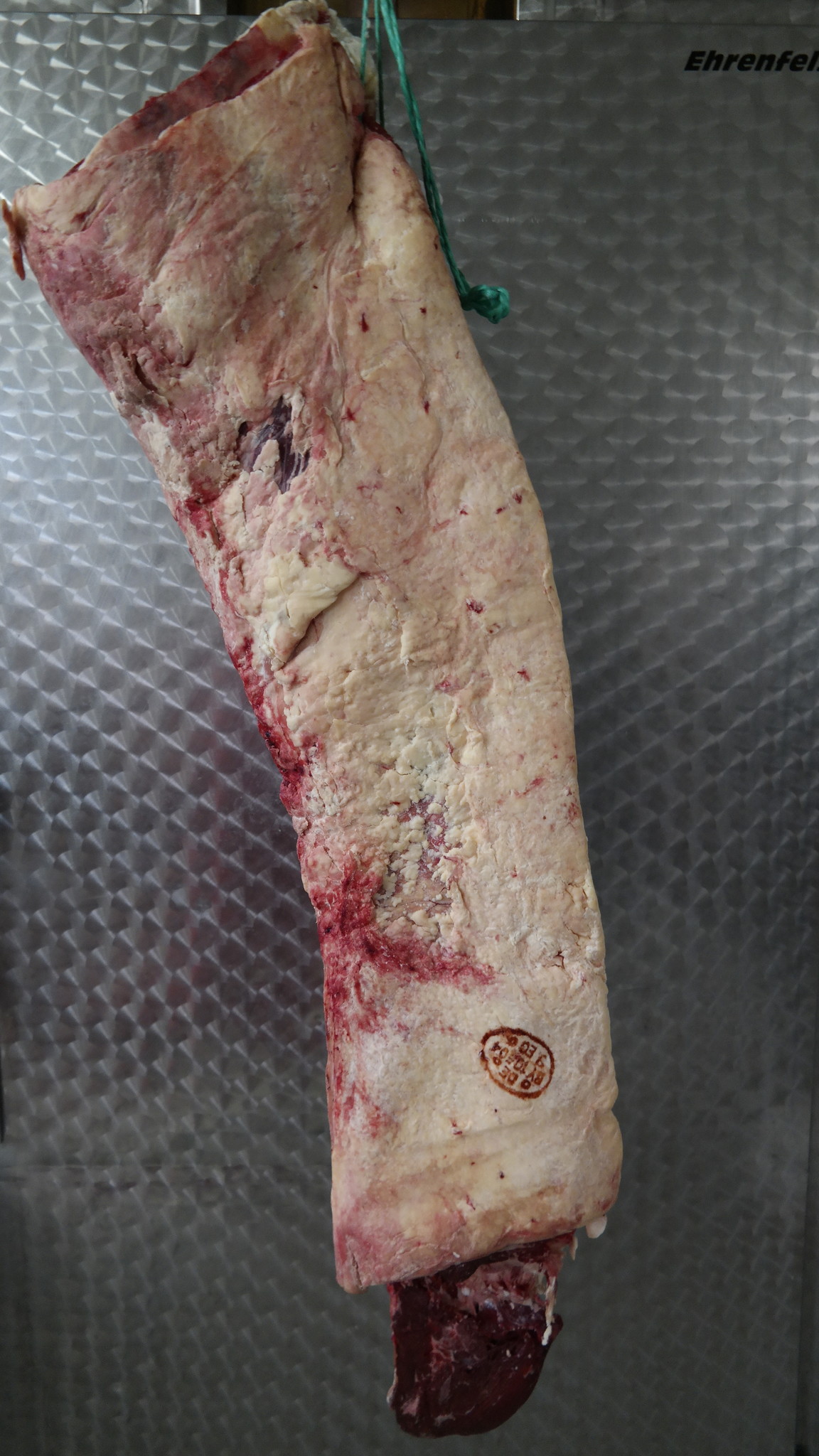 GANZER RINDERRÜCKEN FRISCH MIT FILET