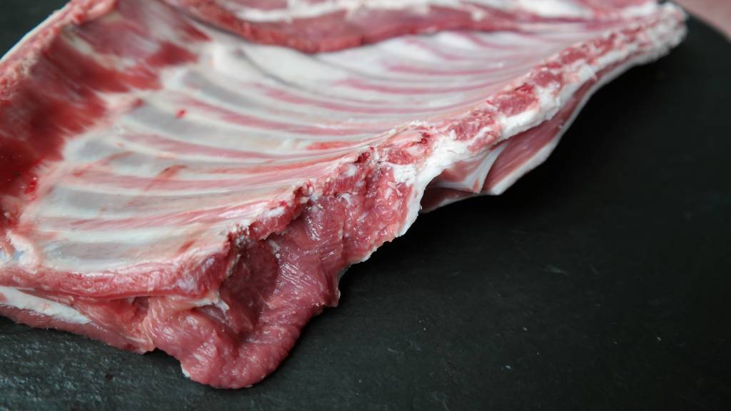 SPARE RIBS LAMM IM GANZEM