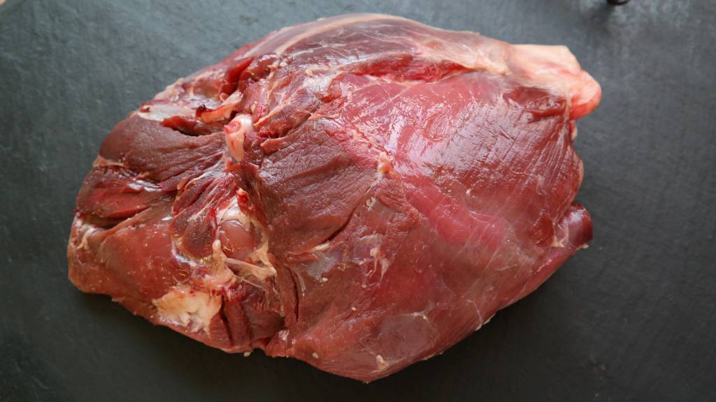 WILDSCHWEIN - SPANFERKELKEULE