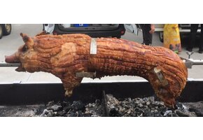SPANFERKEL MIT SOßE