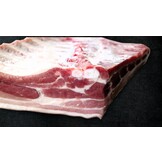 SCHWEINEBAUCH MIT KNOCHEN