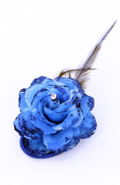 Blauwe bloem op speld