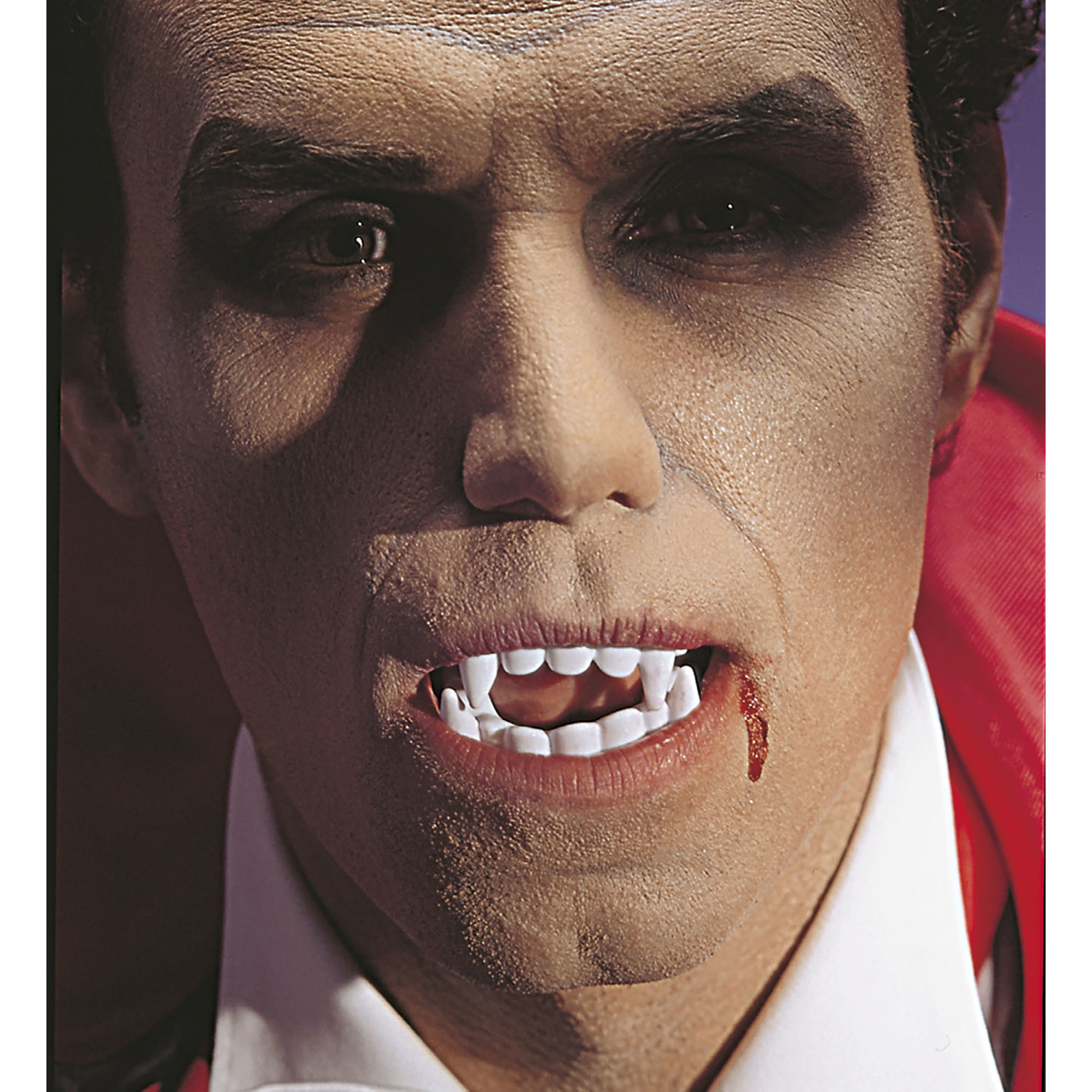 Vampier tanden nu kopen? Voor 23.59u besteld ▻ huis!