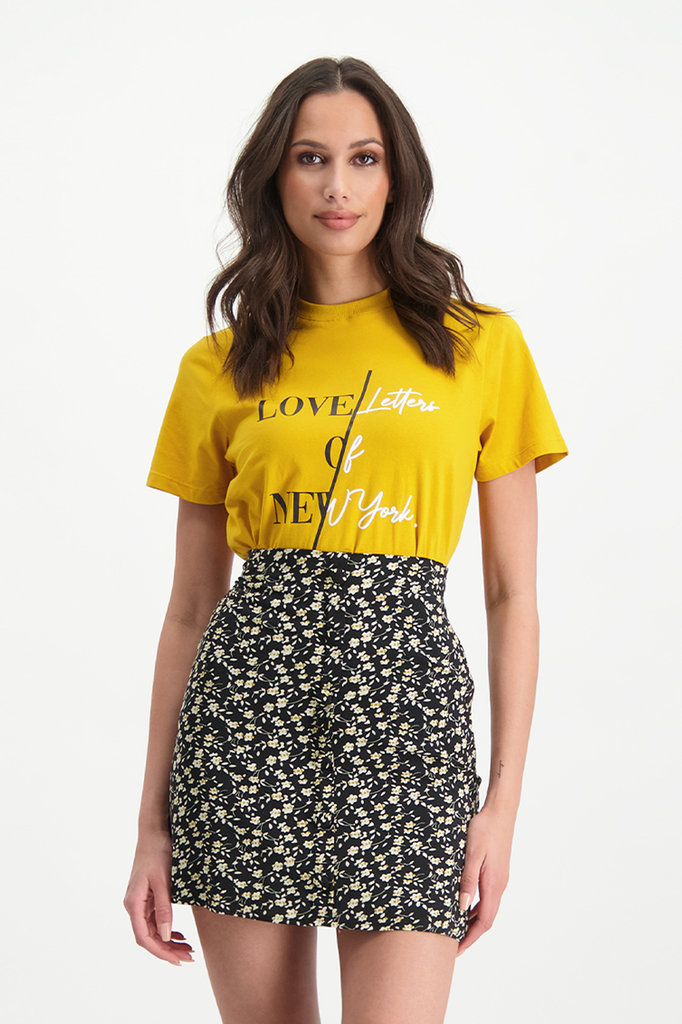 Lofty Manner Yellow ocher T-Shirt Xanna
