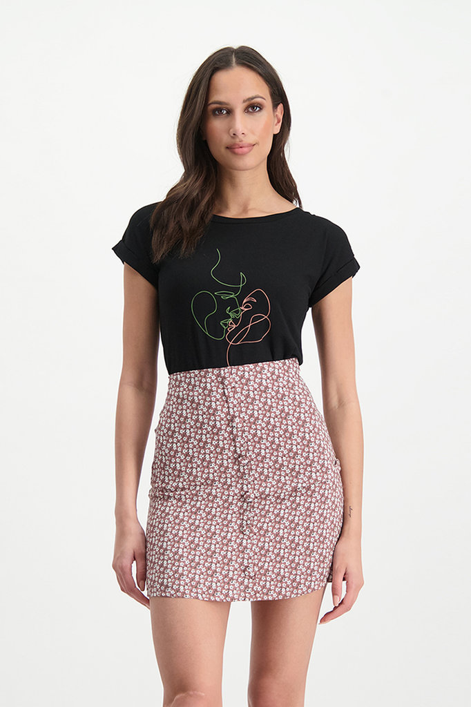 Lofty Manner Black T-shirt Zoe