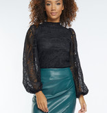 Lofty Manner Black Top Rose