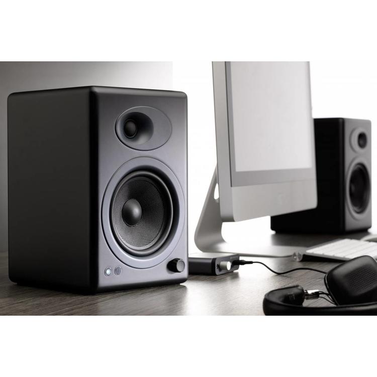 AudioEngine A5 + Schwarz (1 Pair) HiStands