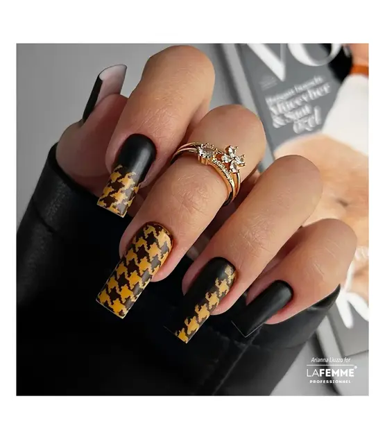 La Femme Gel Polish H073 Black Shadow – Gitzwart & Langhoudend