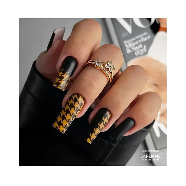 La Femme Gel Polish H073 Black Shadow – Gitzwart & Langhoudend