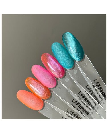 La Femme La Femme Cat Eye UV&LED Gel Polish 8gr – Z043_Poolside Glow La Femme La Femme Cat Eye UV&LED Gel Polish 8gr – Z043_Poolside Glow