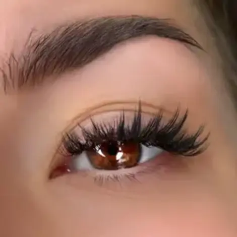 Wat zijn Anime Wimpers? De Trend voor een Open en Expressieve Oogopslag