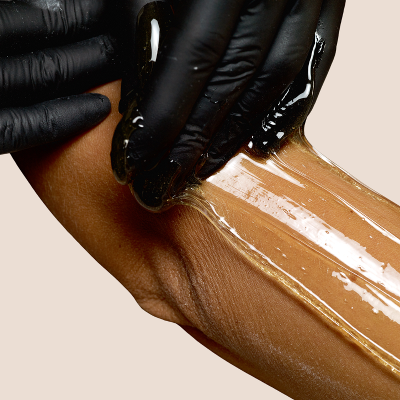 Body sugaring trend in Europa: zachte en natuurlijke ontharing in opkomst