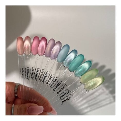 Cat eye nails zijn beautytrend voorjaar 2026