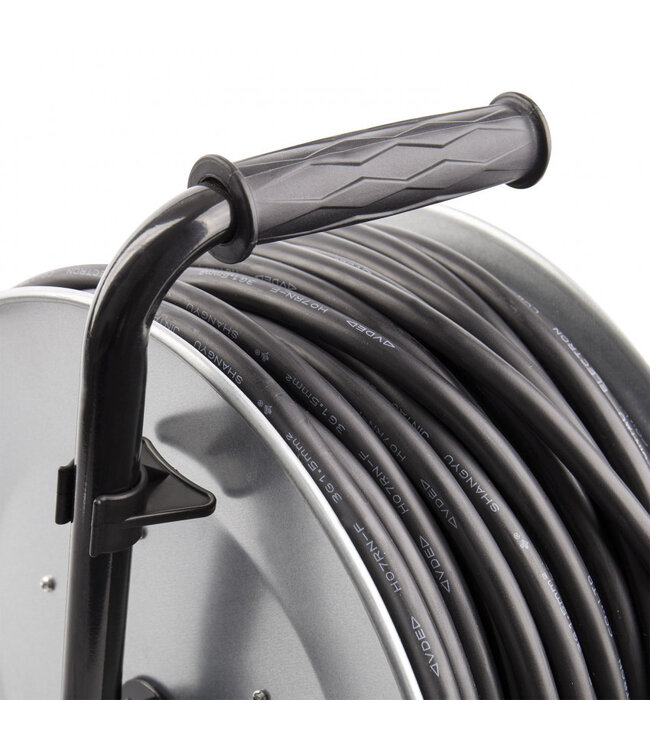 Kabelhaspel 50 meter + 4x Schuko 16A 220-250VAC , Snoerdikte: 3x 1,5mm2, Max: 1100/ 3200W, IP44 (Spatwaterbestendig), inclusief kinderbeveiliging en overspanningsbeveiliging