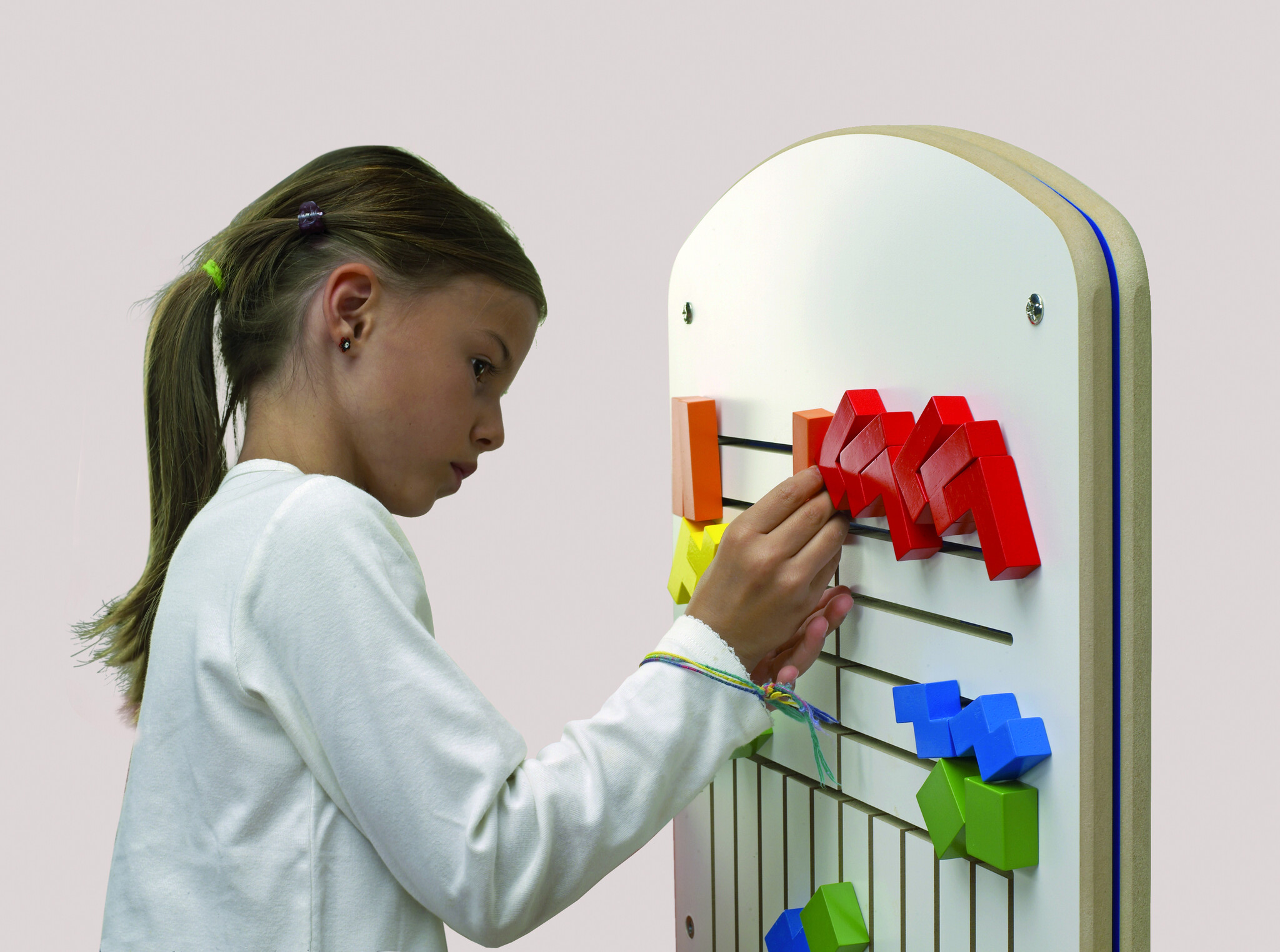 Wandspiel Holz – Spielwand Sortiment für Kinderzimmer, Kita, Kindergarten, Warteraum und Spielecke