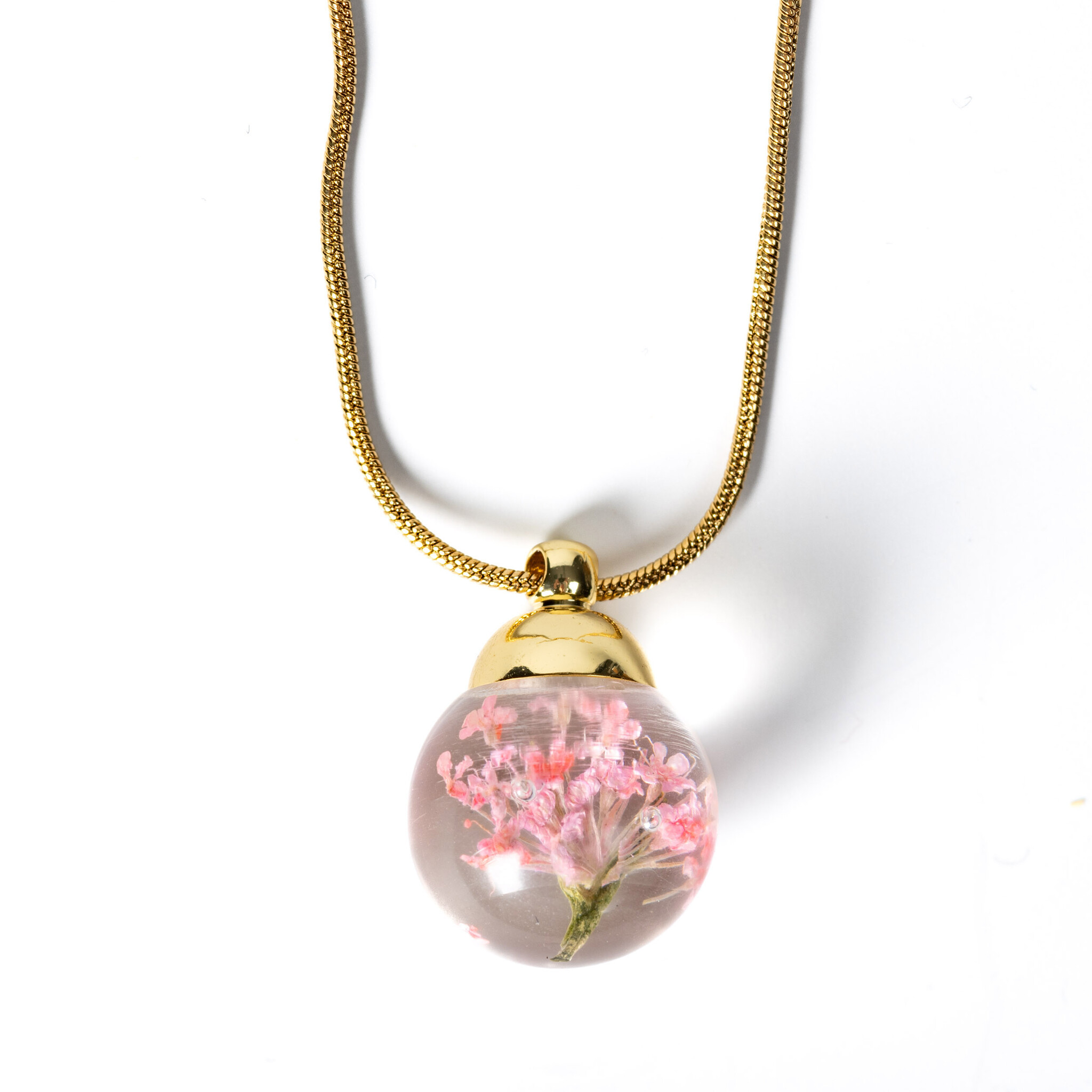Hanger Souvenir de Mauve met goudkleurige ketting