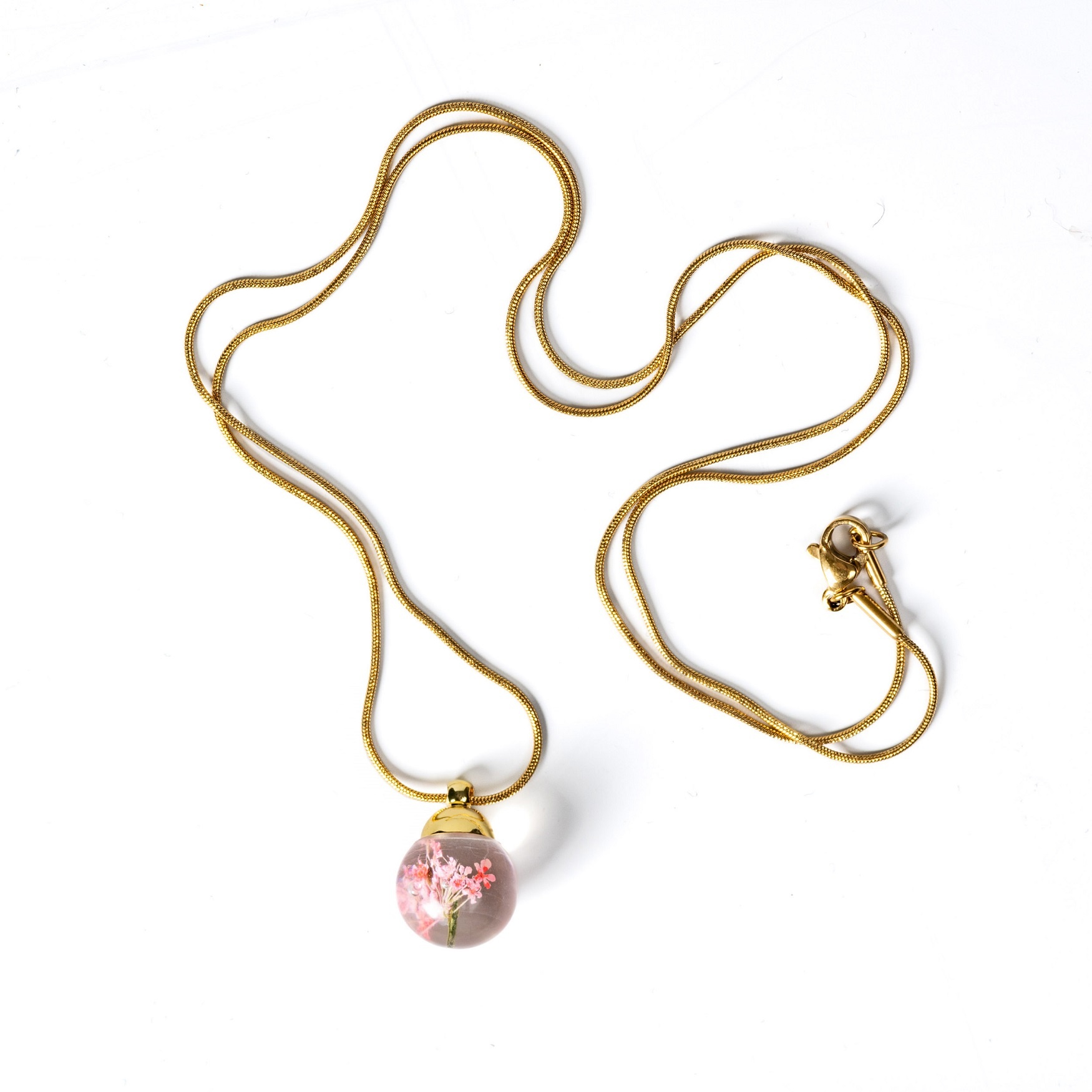 Hanger Souvenir de Mauve met goudkleurige ketting