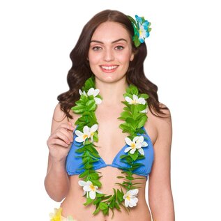 Hawai krans met groene blaadjes en witte bloemen