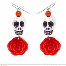 Nieuw2015-2016 Oorbel witte schedel en rode roos