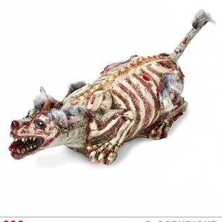 Halloween Valse zombie hond met huid als deco voor Halloween