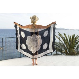 Call it Fouta! Pareo Flower black white