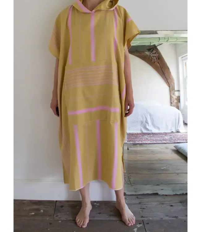 surf en zwemponcho voor volwassenen mosterdgeel/sorbetroze - onesize