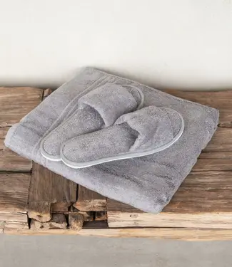 Hamams own grijs saunapakket met saunadoek en badstof slippers
