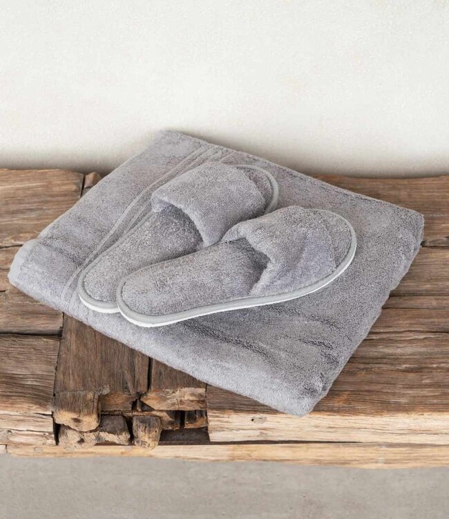 Hamams own saunacadeaupakket grijs | XXL saunadoek + slippers