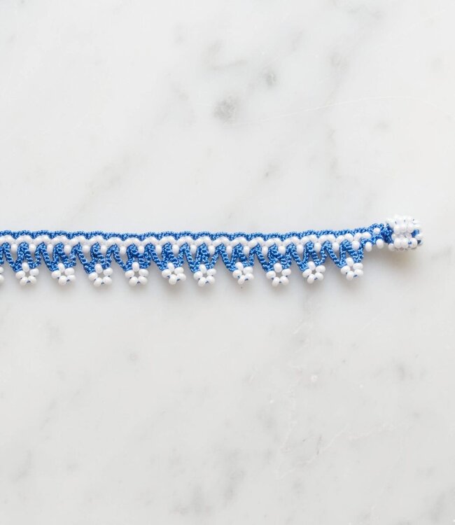 gehaakt armbandje - Triangles - blauw & witte kraaltjes