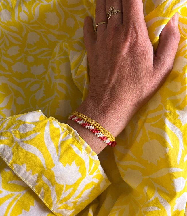 Boho kant armbandje – handgemaakt -  Stripes geel & gekleurde kraaltjes