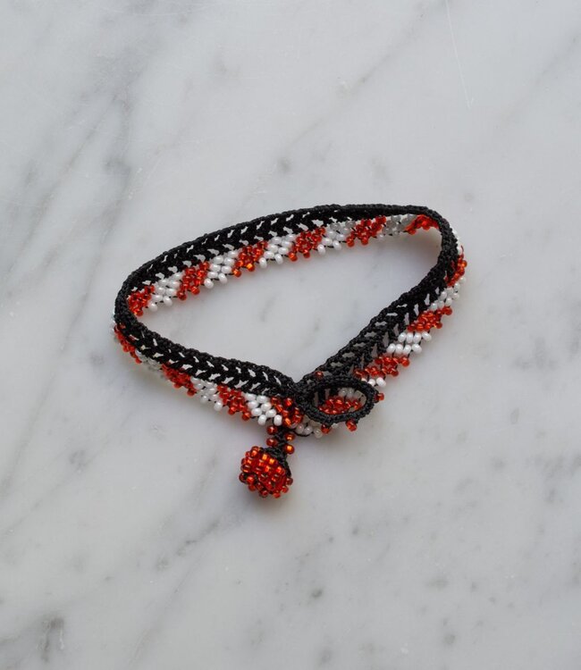 Boho kant armbandje – handgemaakt -  Stripes zwart & gekleurde kraaltjes