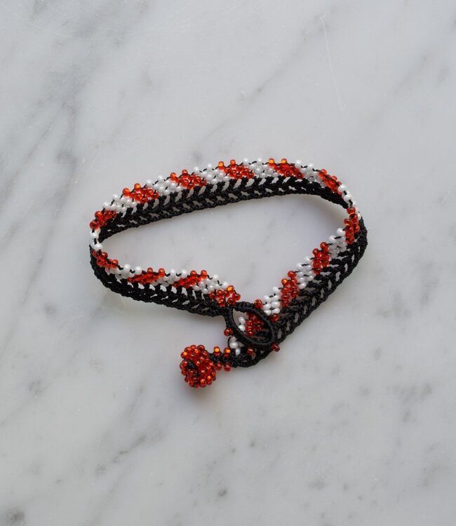 Boho kant armbandje – handgemaakt -  Stripes zwart & gekleurde kraaltjes