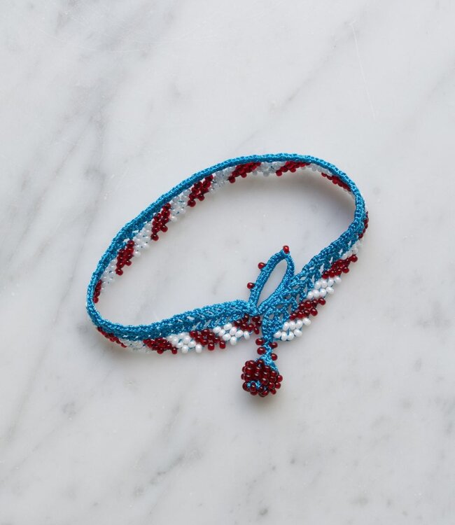 Boho kant armbandje – handgemaakt - Stripes donkerblauw & rode kraaltjes