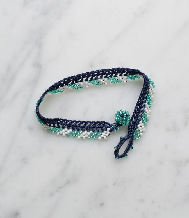 Boho kant armbandje – handgemaakt -  Stripes donkerblauw & gekleurde kraaltjes