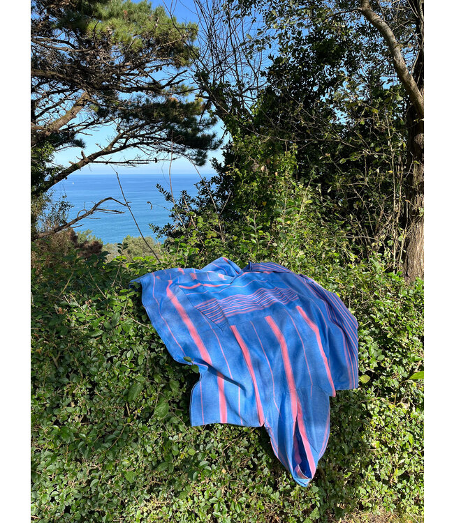 Strand en saunaponcho mediteraanblauw/zuurstokroze