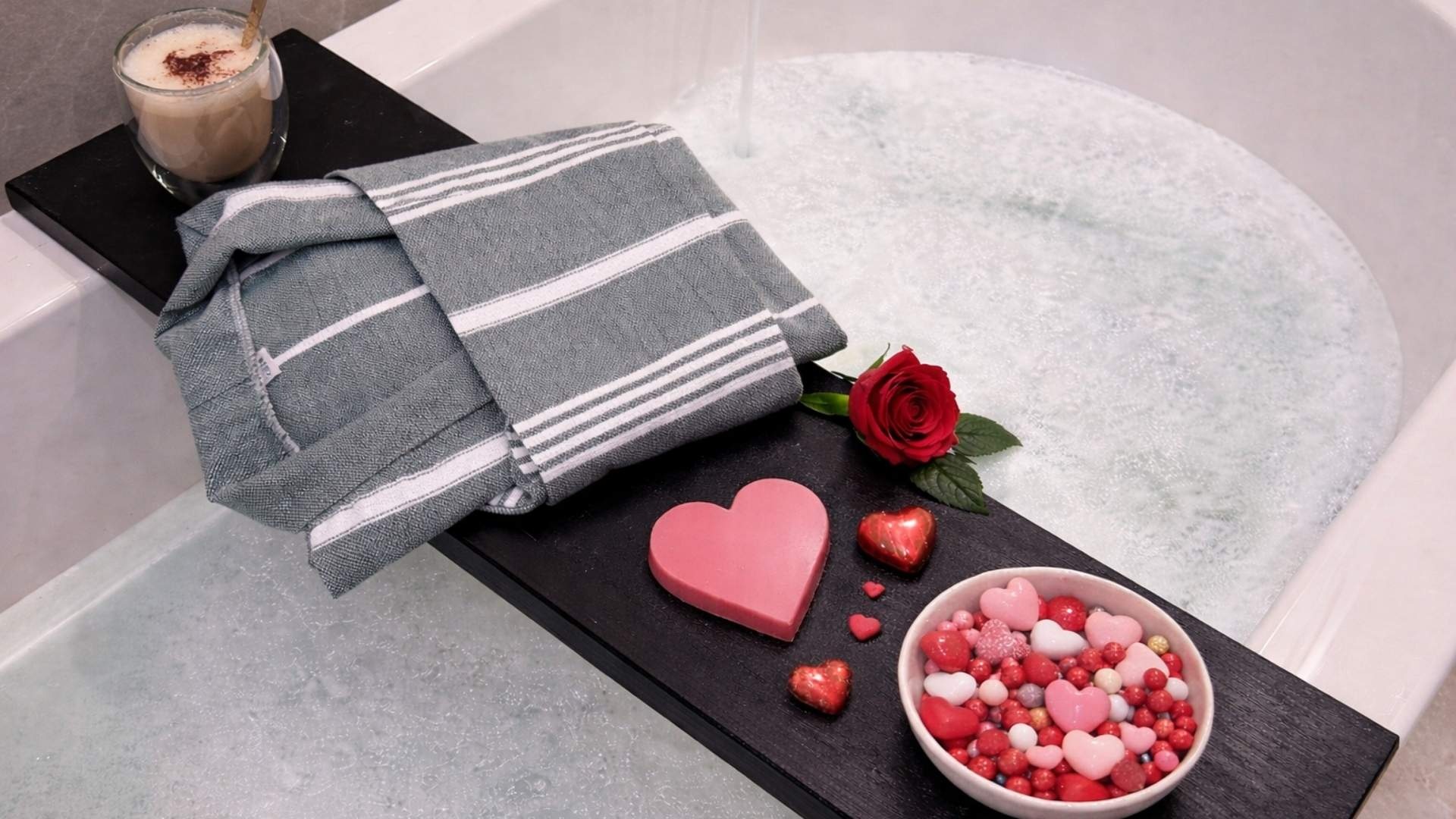 Valentijncadeaus met badjas (en hamamdoek) voor samen ontspannen