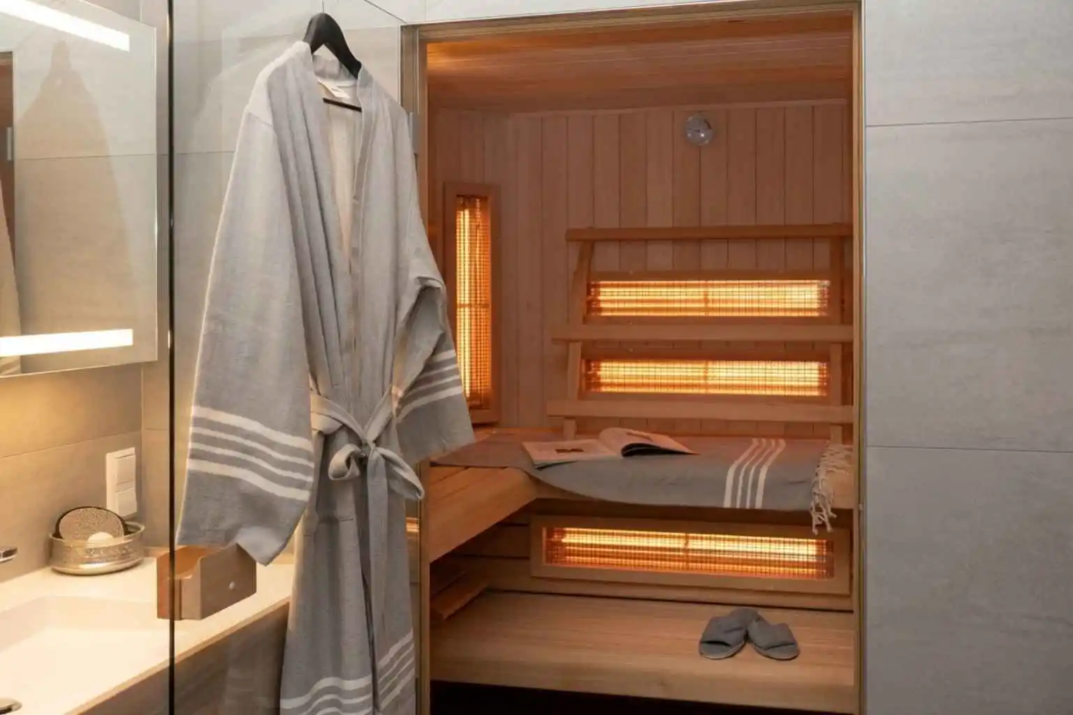 Wat trek je aan naar de sauna? Dit heb je echt nodig