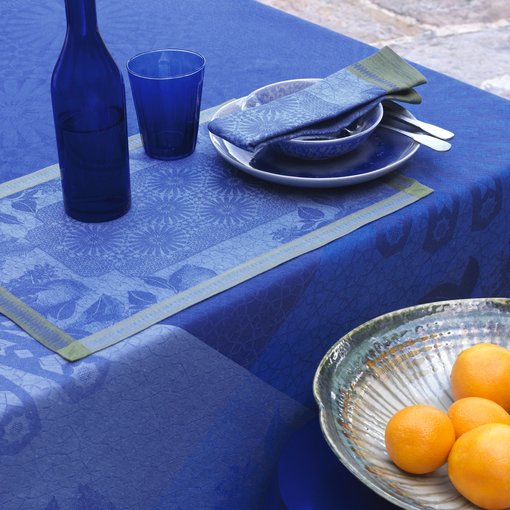 Le Jacquard Français blauw tafellinnen Jardin d'Orient blue 175x250 cm